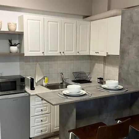 Zoufi's In The Heart Of The Old Town * Patras