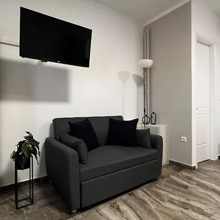 Zoufi's In The Heart Of The Old Town Patras