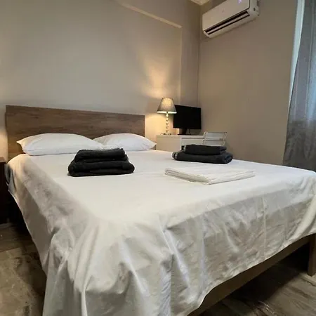 Zoufi's In The Heart Of The Old Town Appartamento Patras