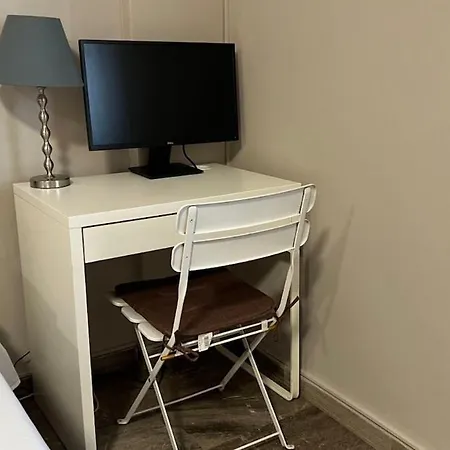 Zoufi's In The Heart Of The Old Town