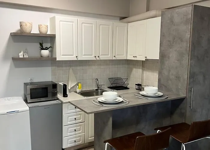 Zoufi's In The Heart Of The Old Town * Patras